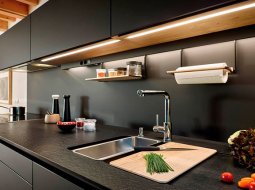 Подсветка рабочей зоны на кухне — что выбрать и как разместить, советы по монтажу и подключению